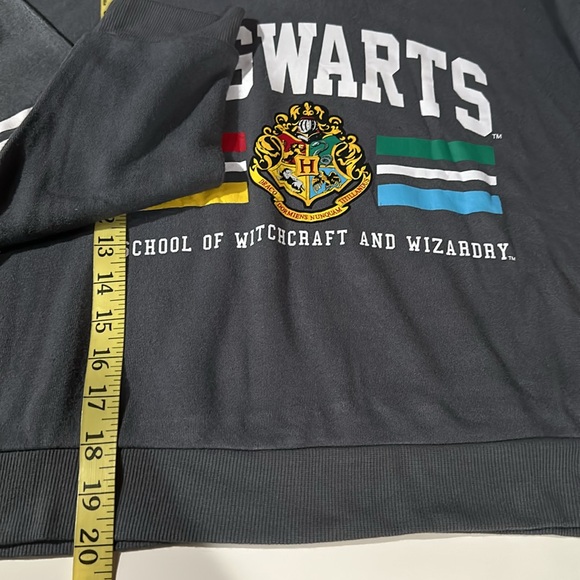 Harry Potter Hogwarts Pullover In Heather Grey - Picture 7 of 10